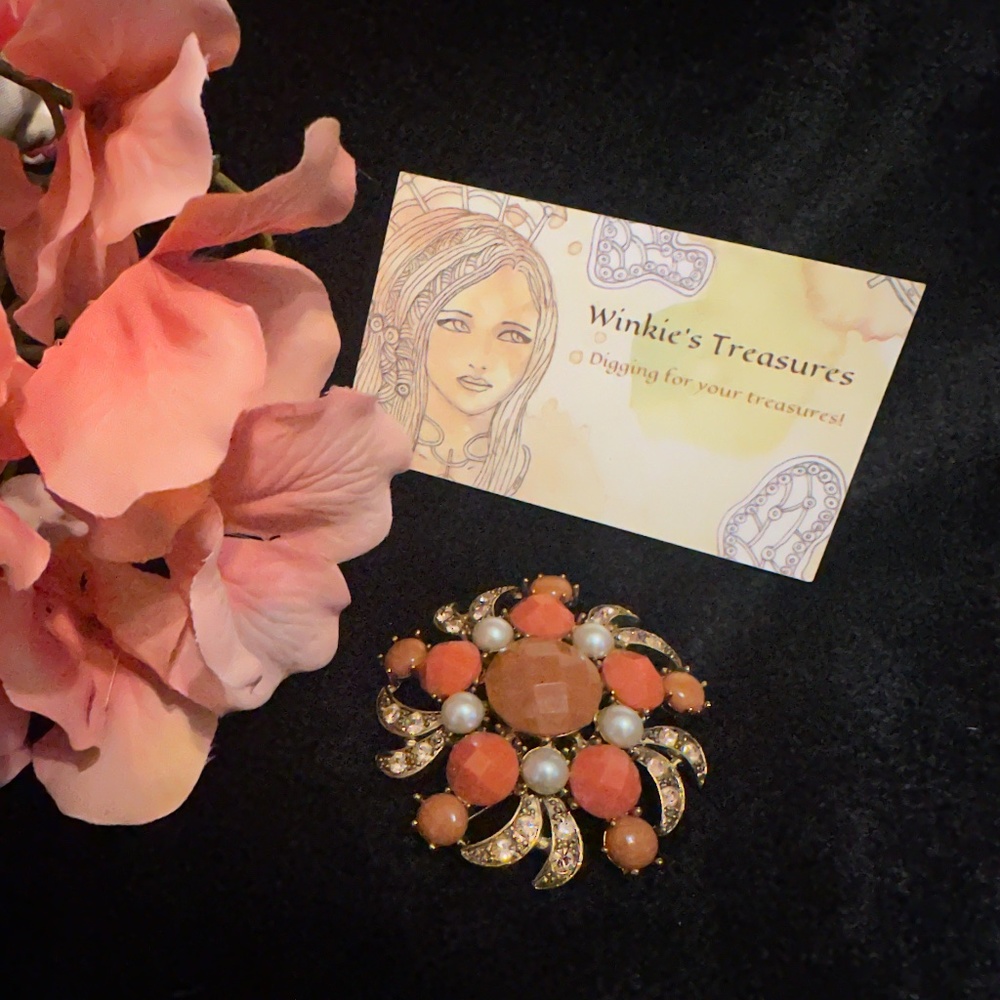 Vintage Coral Cabochon Pearl and Rhinestone Brooch